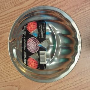 Pumpkin cake/gelatin mold